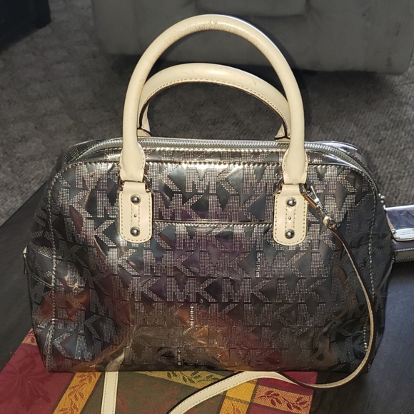 Michael Kors Silver Metallic Mirror Satchel Bag & Wallet Set - Picture 8 of 16